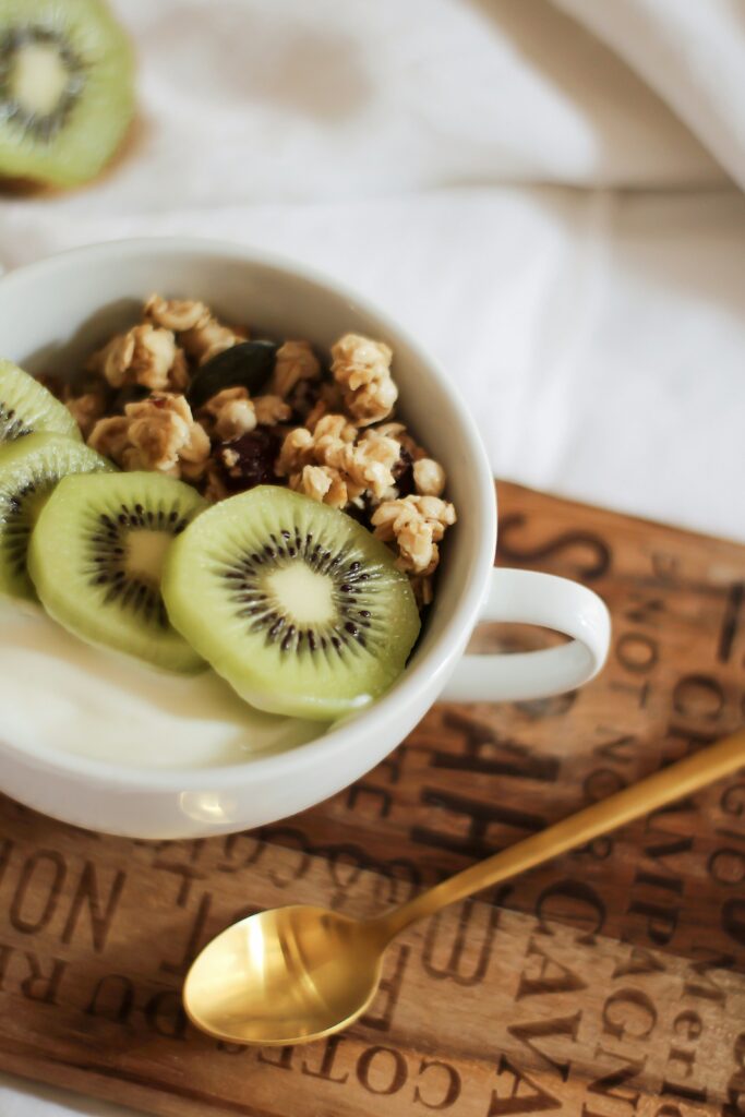 Yogurt kiwi e frutta secca